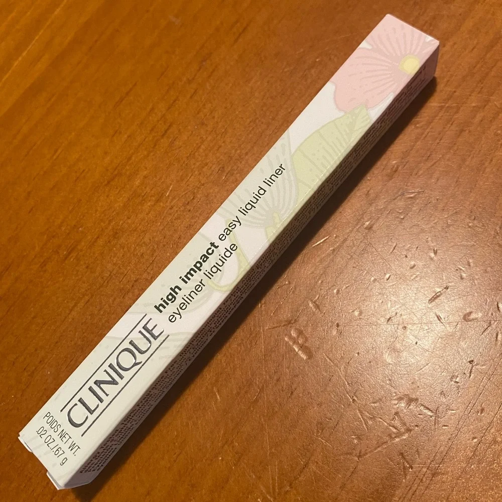 CLINIQUE High Impact Easy Liquid Liner